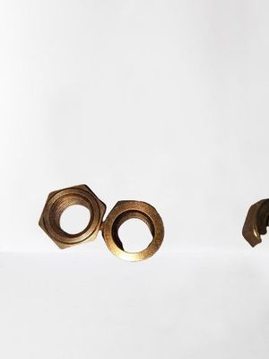 Brux Casting Hex Weld Nuts de aço inoxidável para aplicações de tubos de escape de trabalho pesado