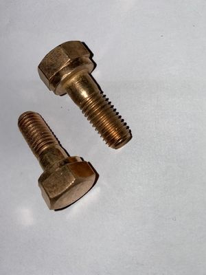 190 Série 12V. 03.53B Partes do motor Cabeça do cilindro Parafuso de escape Componente padrão